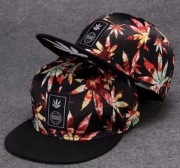 Czapka snapback liście – kolorowa fullprint – streetwear / skate / reggae