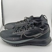 Buty do biegania w terenie Nike GORE-TEX w kolorze czarnym. 