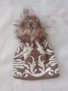 Czapka damska z pomponem 