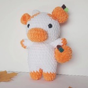 Maskotka krówka dyniowa na szydełku ozdoba dekoracje rękodzieło handmade 