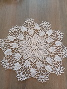 Ręcznie robiona serwetka na szydełku 