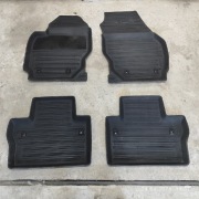 Volvo V70 XC70 (2008-2016) komplet oryginalnych dywaników gumowych 