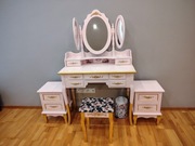 Toaletka z szafkami i taboretem glamour