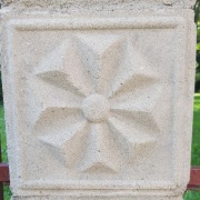 Bloczek na słupek ogrodzeniowy - Kupię