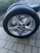 Sprzedam felgi R17 z oponami 235/45