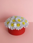 Ręcznie robiony bukiet stokrotek z satyny – idealny prezent