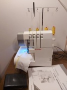 Overlock Singer czteronitkowy