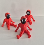 Czerwoni Strażnicy 3D – zestaw 3 figurek z serialu Squid Game