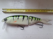 Nowy wobler na  suma szczupaka 19 cm 57 g pływający