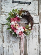 Wianek do powieszenia całoroczny wianek na drzwi kwiaty