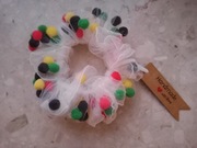 Scrunchie z pomponikami