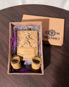 Piersiówka + kieliszki dezamet