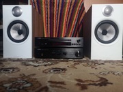 Amplituner, odtwarzacz CD i kolumny głośnikowe 