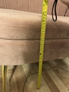 Różówa sofa muszelk