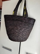 duży brązowy koszyk lato