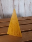 Świeca piramida z wosku pszczelego
