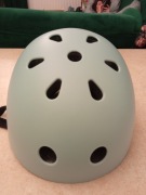 Kask rowerowy hulajnogi rolki jasno niebieski lekki roz M