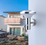 Oświetlenie LED Światła zewnętrzne Zasilane z czuj