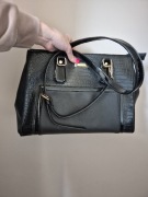 Torebka czarna orsay na pasku połysk