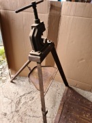 Imadło hydrauliczne ze stojakiem