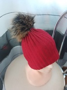 Czapka damska z pomponem 
