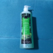 Avon żel do mycia ciała i włosów dla niego Jungle Rainburst 720ml