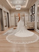 welon PRONOVIAS (model V-2217) długi 3.5m