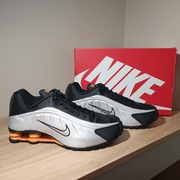 Nike Shox R4 r. 45,5 (29,5 cm) HQ1988 003 Black/Vast Grey