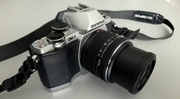 Olympus OMD E-M10+ obiektyw 14-42 mm + etui skóra