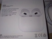 Słuchawki bezprzewodowe douszne firmy Apple 