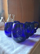 Kubki, kufle. Szkło kobaltowe, lata 70. 