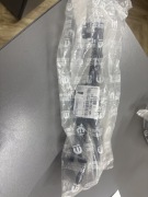 Zawias maski prawy PEUGEOT 2008, 9678398480