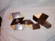 Stara zabawka, układanka (wąż)