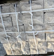 Kamień naturalny boniowany boniówka piaskowiec kwarcowy murki elewacje m2