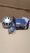 ABUS Pedelec 2.0 ACE kask rowerowy z tylnym światłem osłoną ochroną uszu 