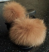 Klapki z naturalnym futerkiem jenota gęstym i mięciutkim  38