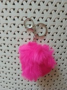 Brelok zawieszka pompon futerko fuksja 