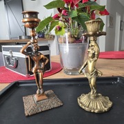 Dwa ozdobne świeczniki z mosiądzu | Lata '50 XX w. | Komplet