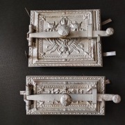 Stare żeliwne drzwiczki do pieca 