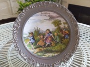 Talerz oprawiony w cynie do zawieszenia 