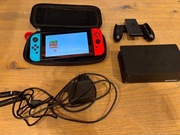 Nintendo Switch + microSD 128 GB + oryginalne etui