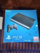 PlayStation 3 superslim w pudełku.