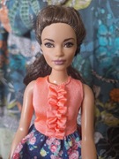 Barbie Fashionistas lalka Curvy DMF28