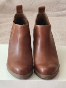 Botki damskie marki Dr. Martens że skóry licowej roz. 41