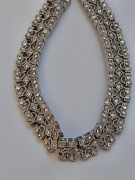 Bransoletka tenisowa Art Deco srebrzysta zdobiona krysztalkami