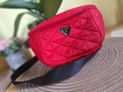 Czerwona nerka Guess 