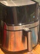 AirFryer , 8 programów, 6L, 1700W, plus wkłady do pieczenia.