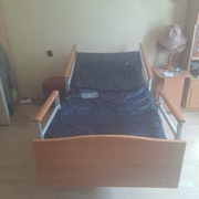 Łóżko rehabilitacyjne z materacem antyodleżynowym +stolik gratis