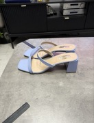Sandałki damskie na słupku niebieskie Primark rozmiar 41