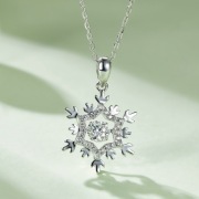 Srebrna Zawieszka Wisiorek na Święta Płatek Śnieżynka z ruchomym moissanit